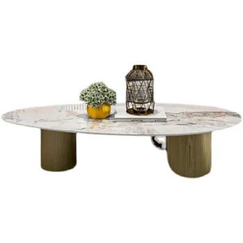 Журнальный столик неправильной формы в минималистичном стиле в маленькой квартире Pandora с гостиной из каменных плит  5
